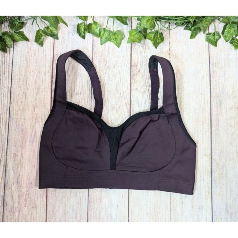 Lululemon Women's Ta Ta Tamer II Sports Bra Athletic Clasp Back Plum Size 32D